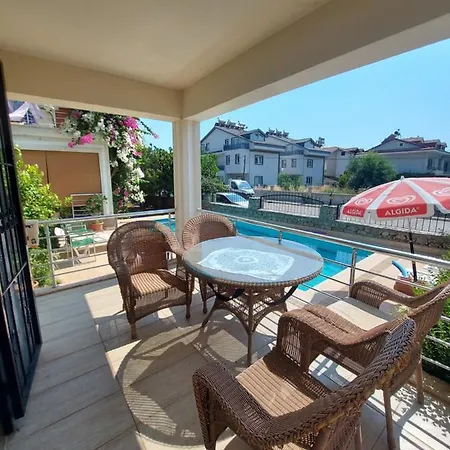 Orhan Villasi フェティエ